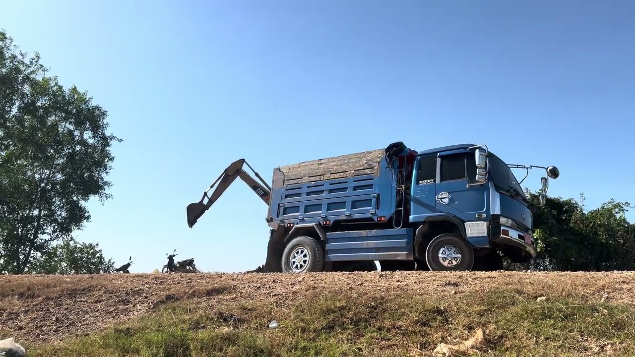 Transporting river soil to fill farmland for making a garden and frowing crops Part 1