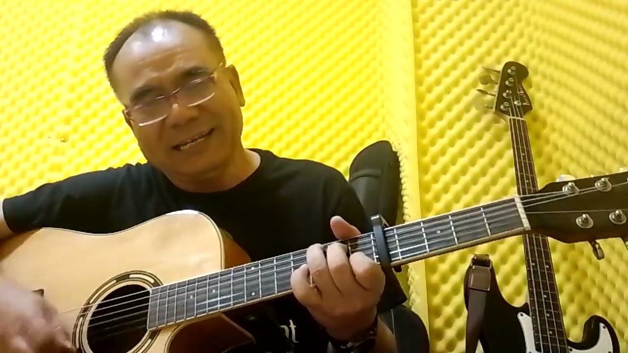 ပိုက်ဆံငွေရှိမှ...ရေးဆို..ကိုမိုးဂစ်တာ..အားလုံးကိုလေးစားလျှက်ပါ...