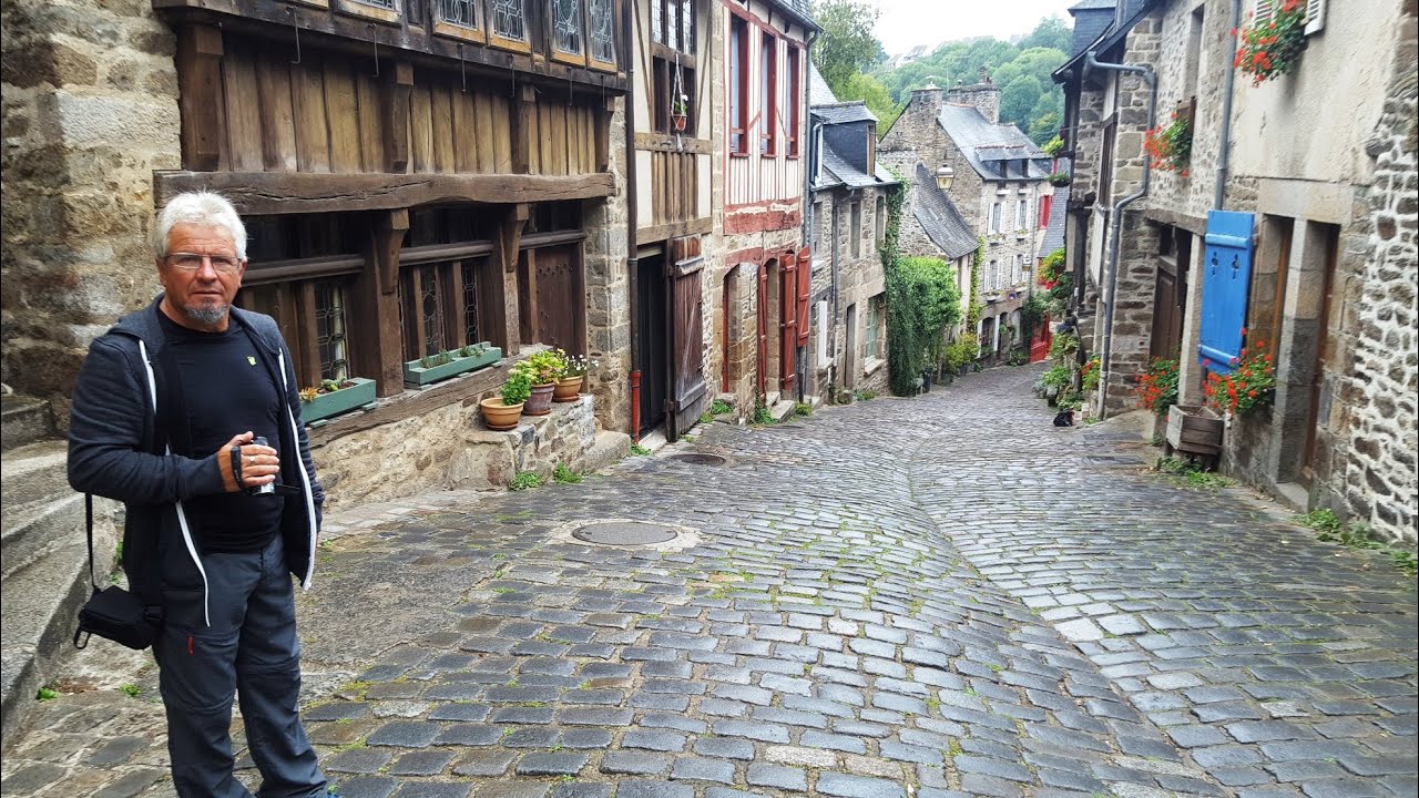 ( DINAN )BRETAÑA FRANCESA-EL RINCON DEL DIVAN