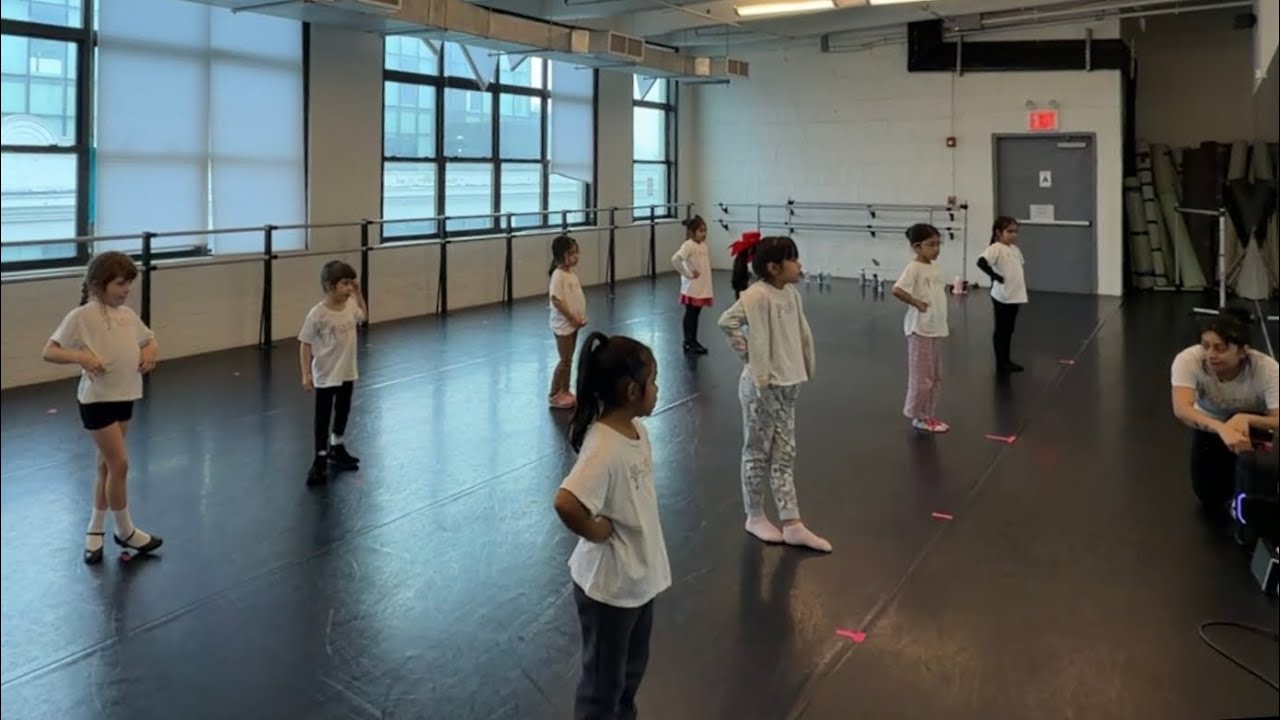 Queens 5-8 Year Olds: El Gavilancillo