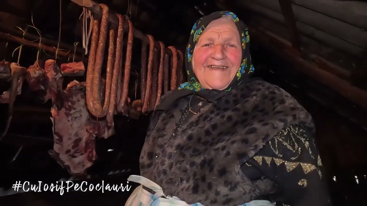Lelea FLOAREA COSMI, la cei 85 de ani, a pregătit pentru sărbători un porc de 173 de kilograme 🆕