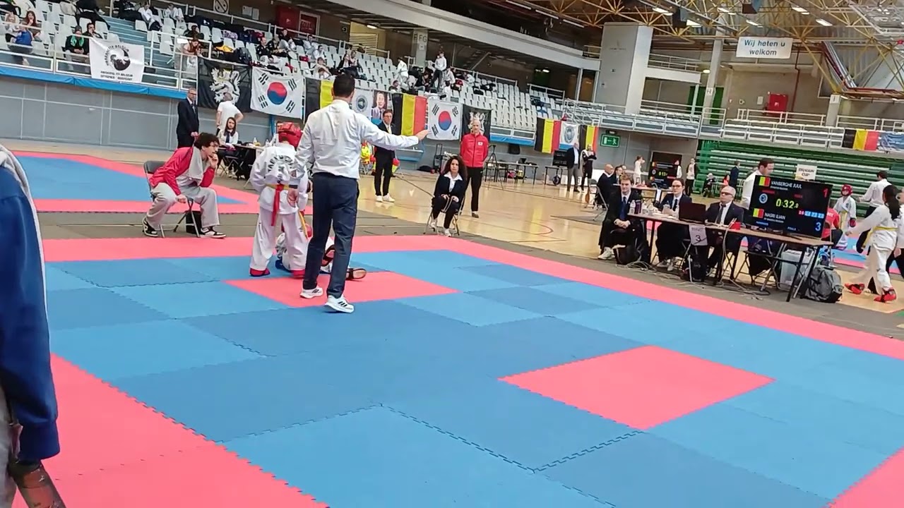 Juul halve finale
