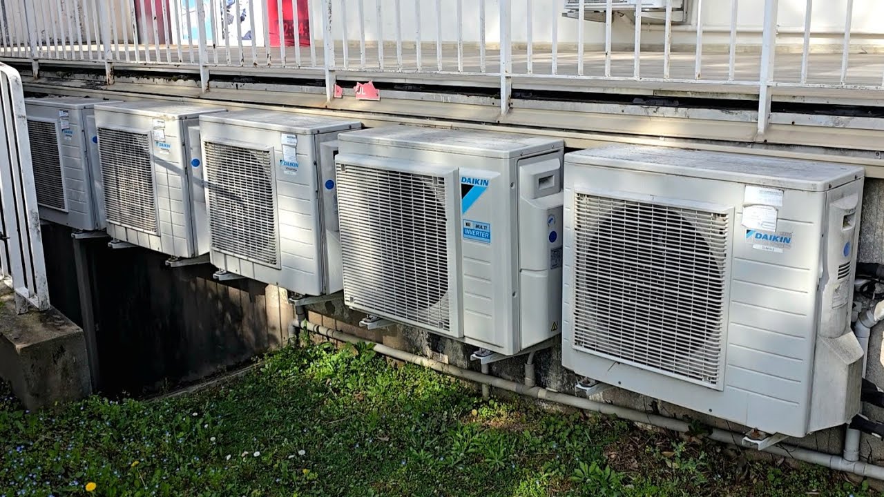 Several 2007 Daikin 1.5 ton heat pumps (2 Running w/ Start Up)