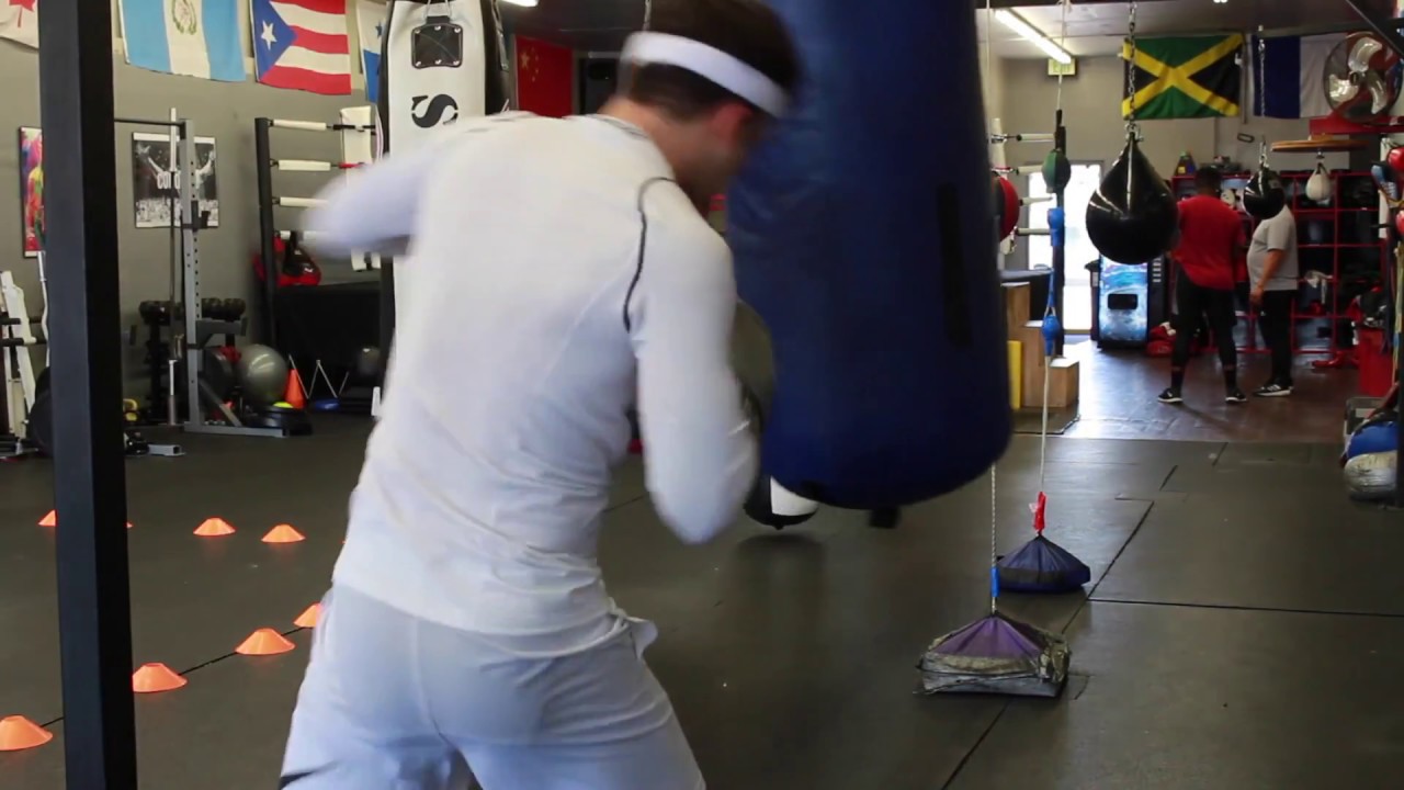 6 Rounds 6 Combinations on the Heavy Bag - Boxing Workout for Beginners