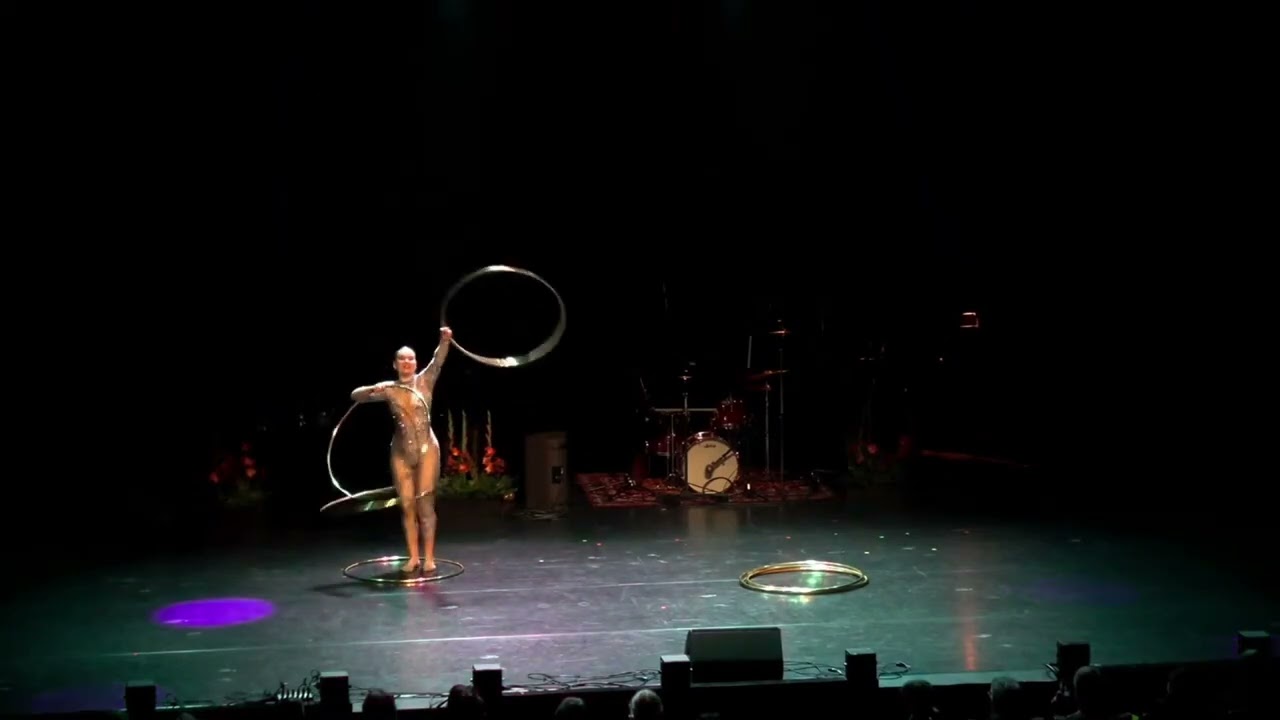 Hulavannetaidetta Vantaan kaupungin juhlassa  -Hula Hoop Artistry at the City of Vantaa Celebration