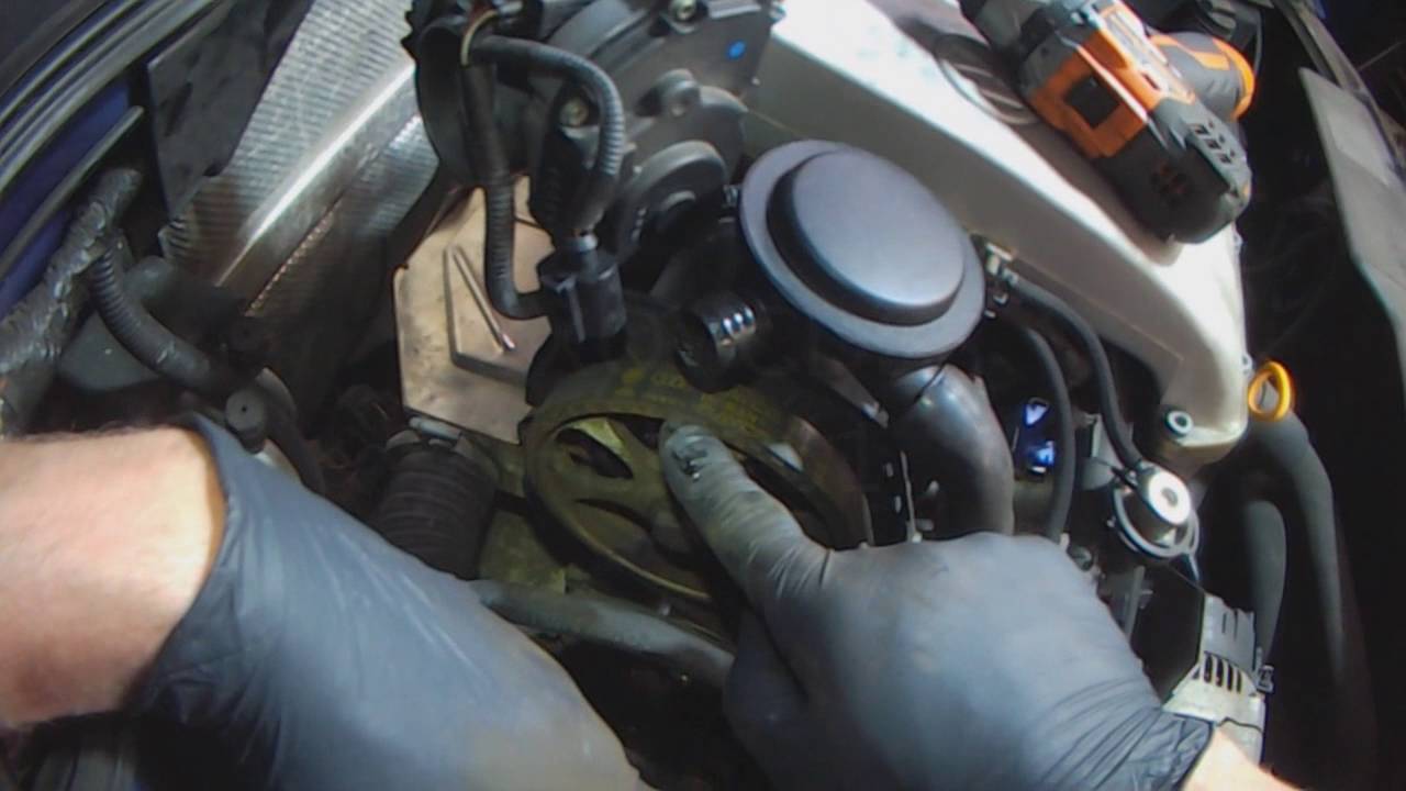 VW A3: 2.0L ABA Timing belt Part 1 (with commentary)