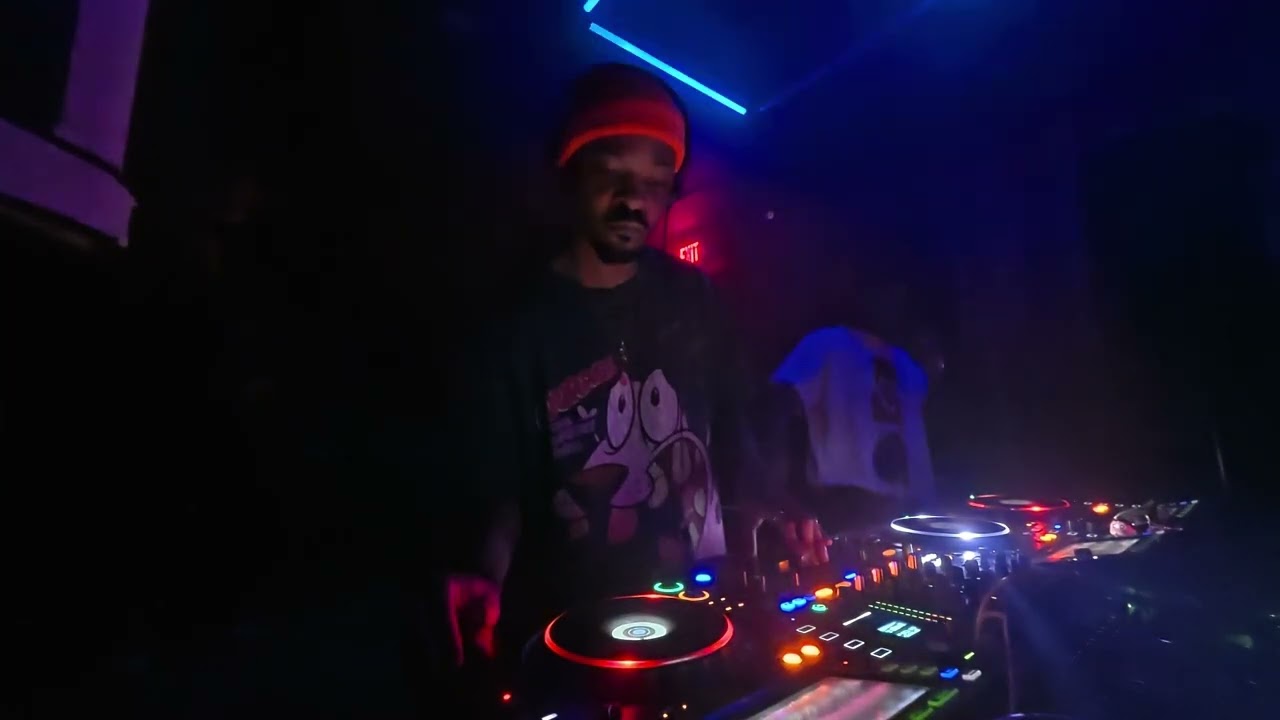 QEMIST with CTRL.MP3 @ Timbre Room Seattle, WA (House, Techno, Footwork)