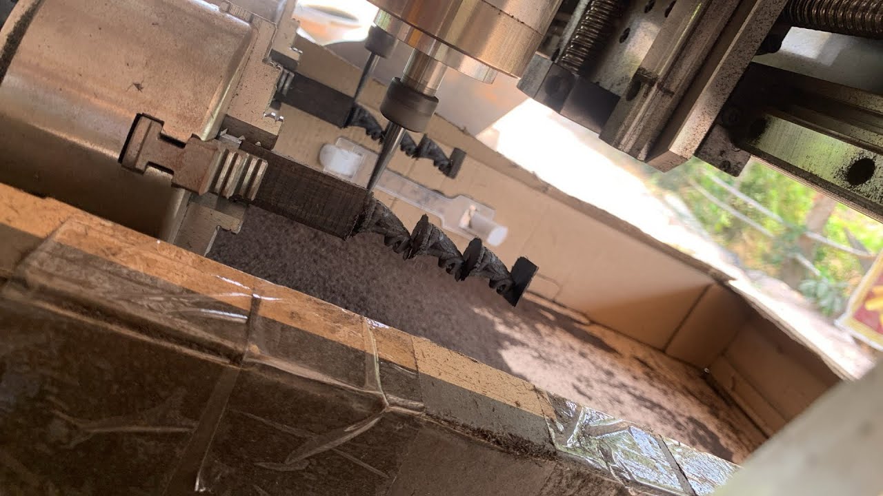 แกะจากไม้งิ้วดำ