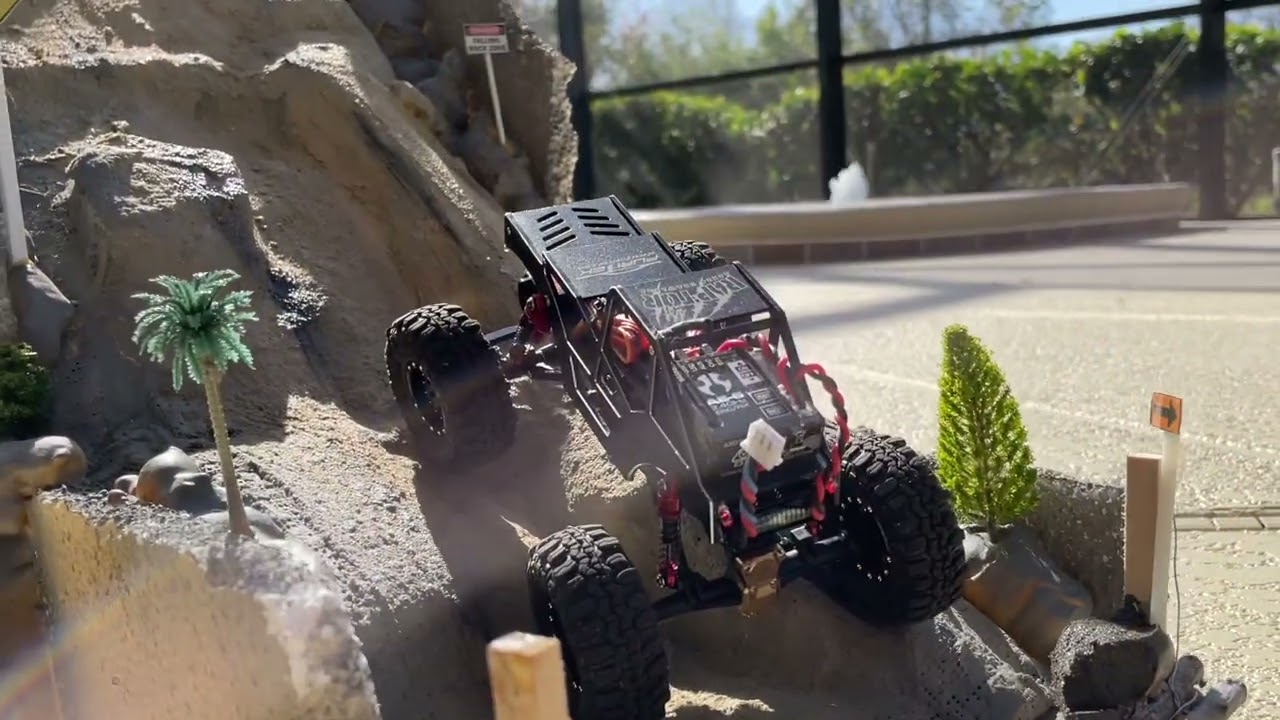 Furitek Raptor build First Run on micro crawler course