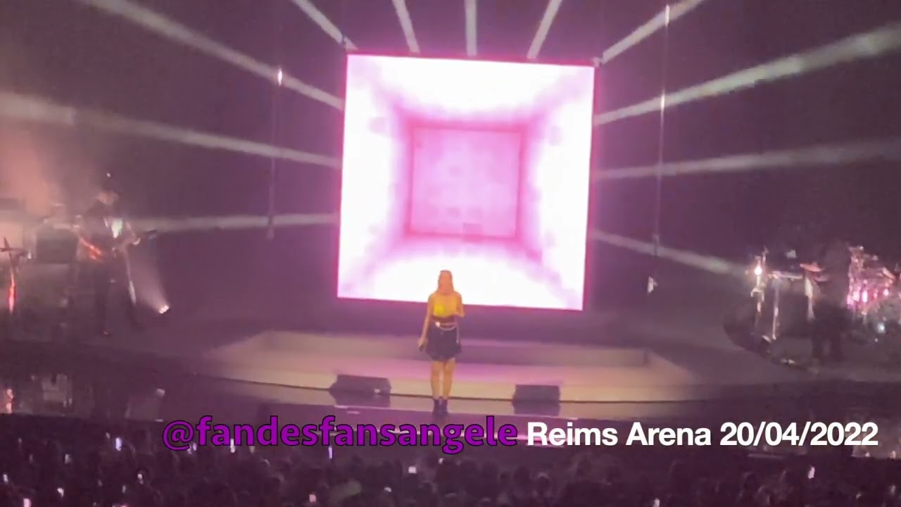 Angèle - Ta reine - Nonante-cinq tour (live Reims Arena 20 avril 2022)