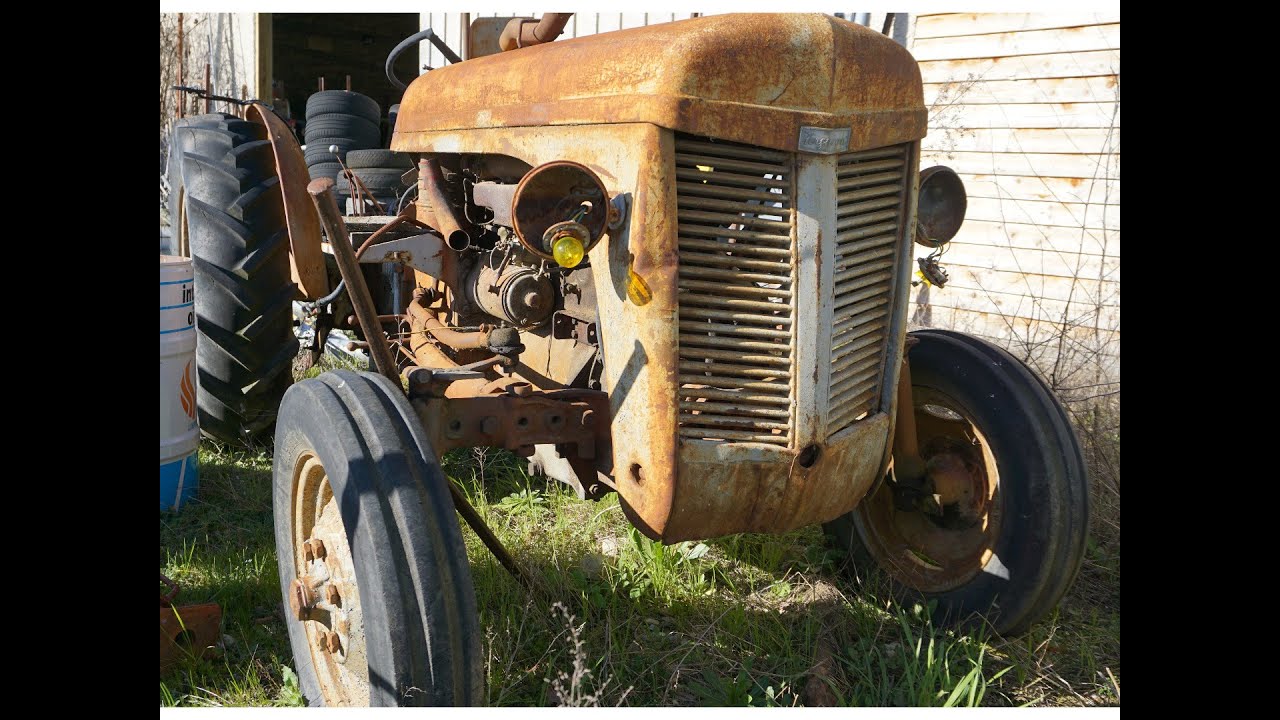 les tracteurs abandonnés 3  je rouille pour vous