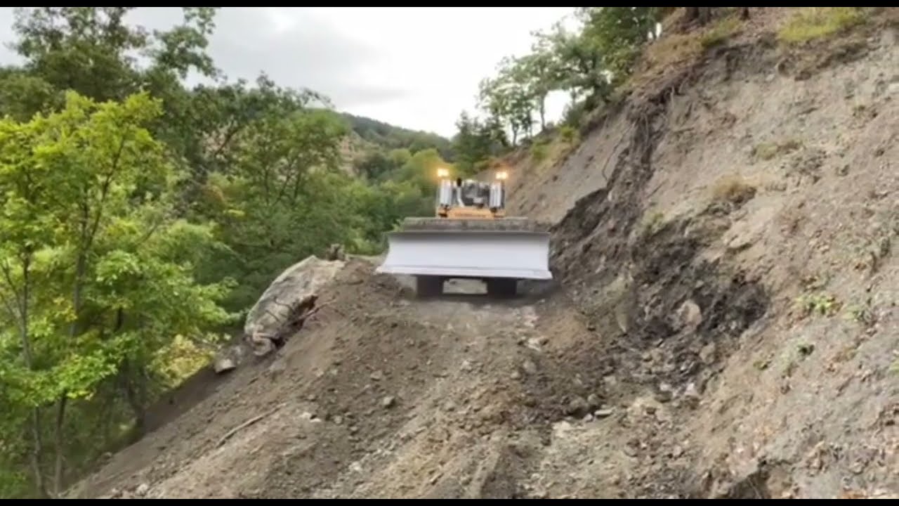 Бульдозер LIEBHERR 746 «ОДНА СЕКЦИЯ» в дорожных работах #liebherr #dozer #bulldozer #komatsu #workma