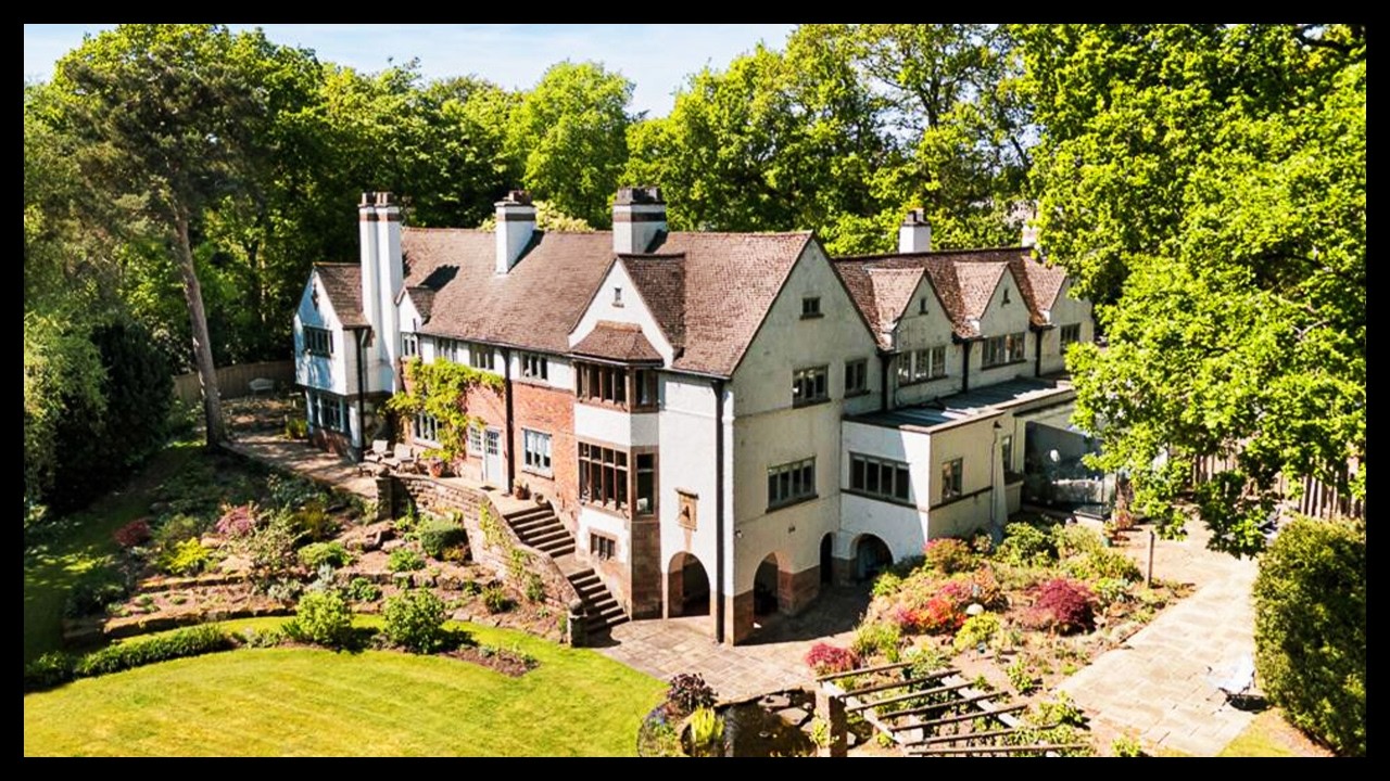 A Beautiful Arts and Crafts House, Knutsford, England
