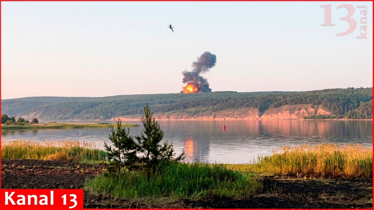 Российский стратегический бомбардировщик Ту-22М3 потерпел крушение в Иркутской области.