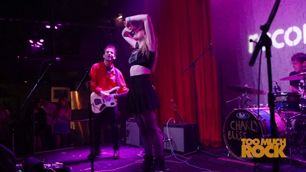 Charly Bliss - Love Me (live 2018)