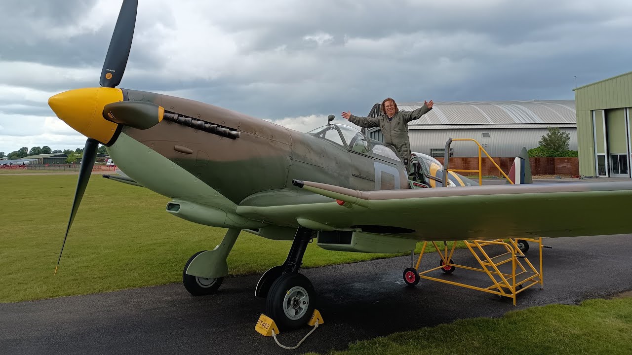 173-2. Spitfire T.IX - PT462 - ARCo Duxford Flight Experience – Gary Lilley - 65th Birthday (4K)