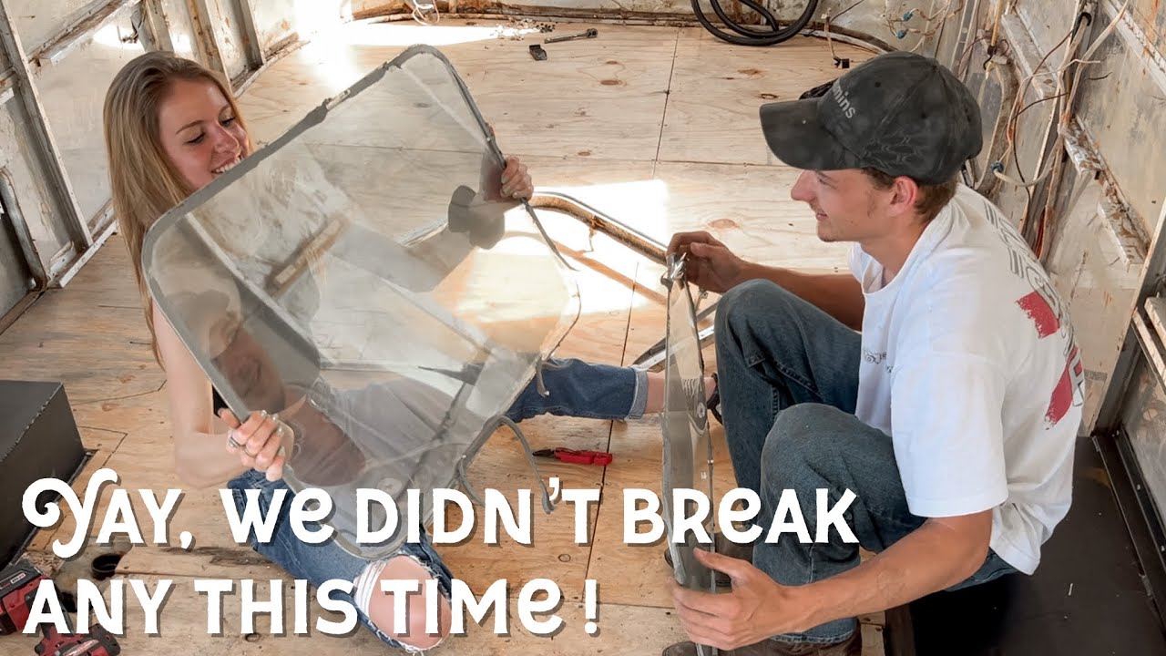 restoring the hinged windows on our 1979 airstream! (ep.11)
