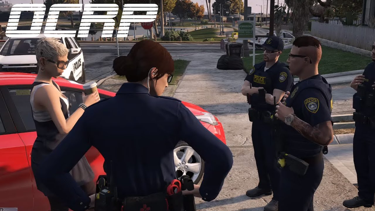 Сосед наблюдает за Карен в GTA 5 RP