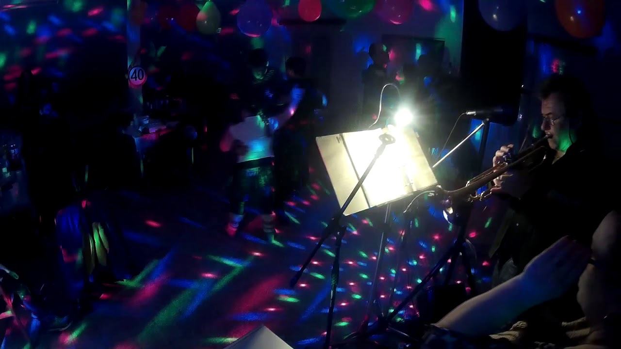 Kia Band: Erdőben nyíló gyöngyvirág (buli felvétel)