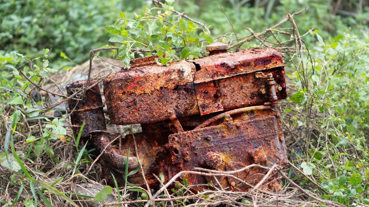 The Epic Restoration of a 8HP Diesel Engine From Rust to Robust