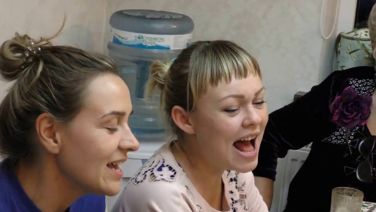 Гулянье на улице Болотова. Ансамбль 