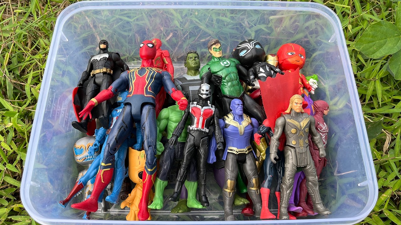 AVENGERS SUPERHERO STORY, MARVEL'S SPIDER-MAN 2, HULK, CAPTAIN AMERICA, IRON MAN, VENOM, THOR