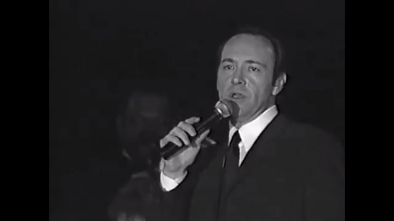 Kevin Spacey - The curtain falls (live 2000)