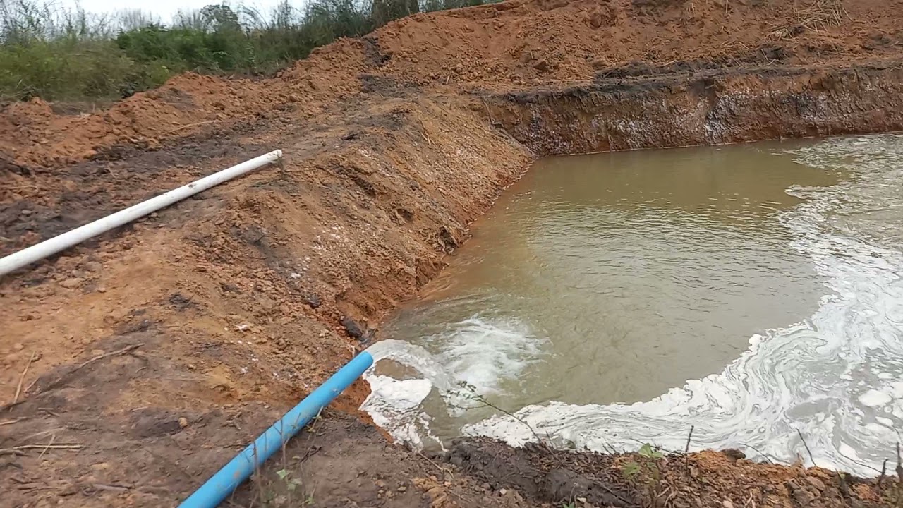 tanque pra peixe escavado no seco com bobeamento de bomba cetrifuga