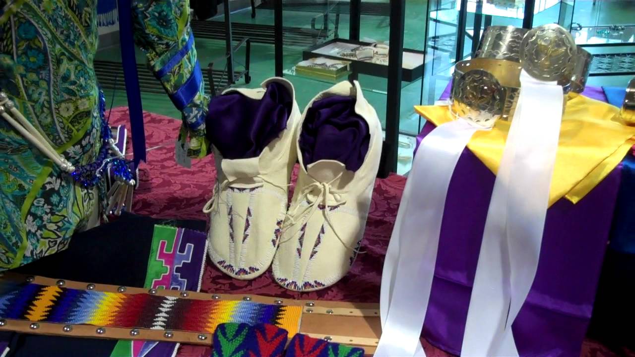 Men's Native American Dance Clothing