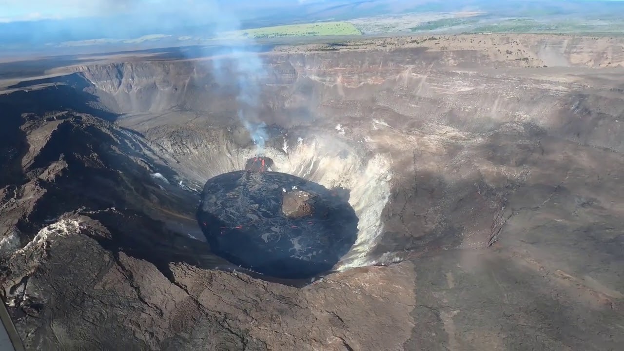 Overflight of Kīlauea's summit Lava Lake and Fissure