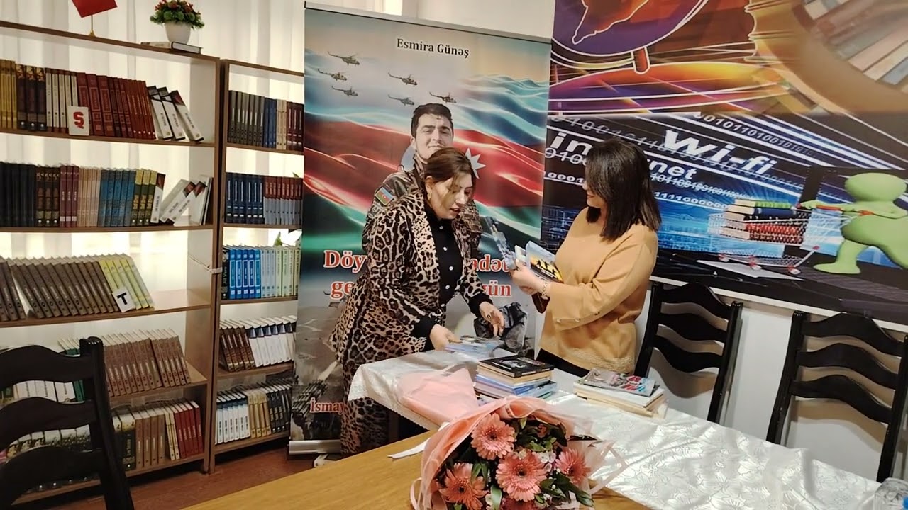 Esmira Günəş kitablarını Abşeron Mərkəzi Kitabxanasına hədiyyə etdi