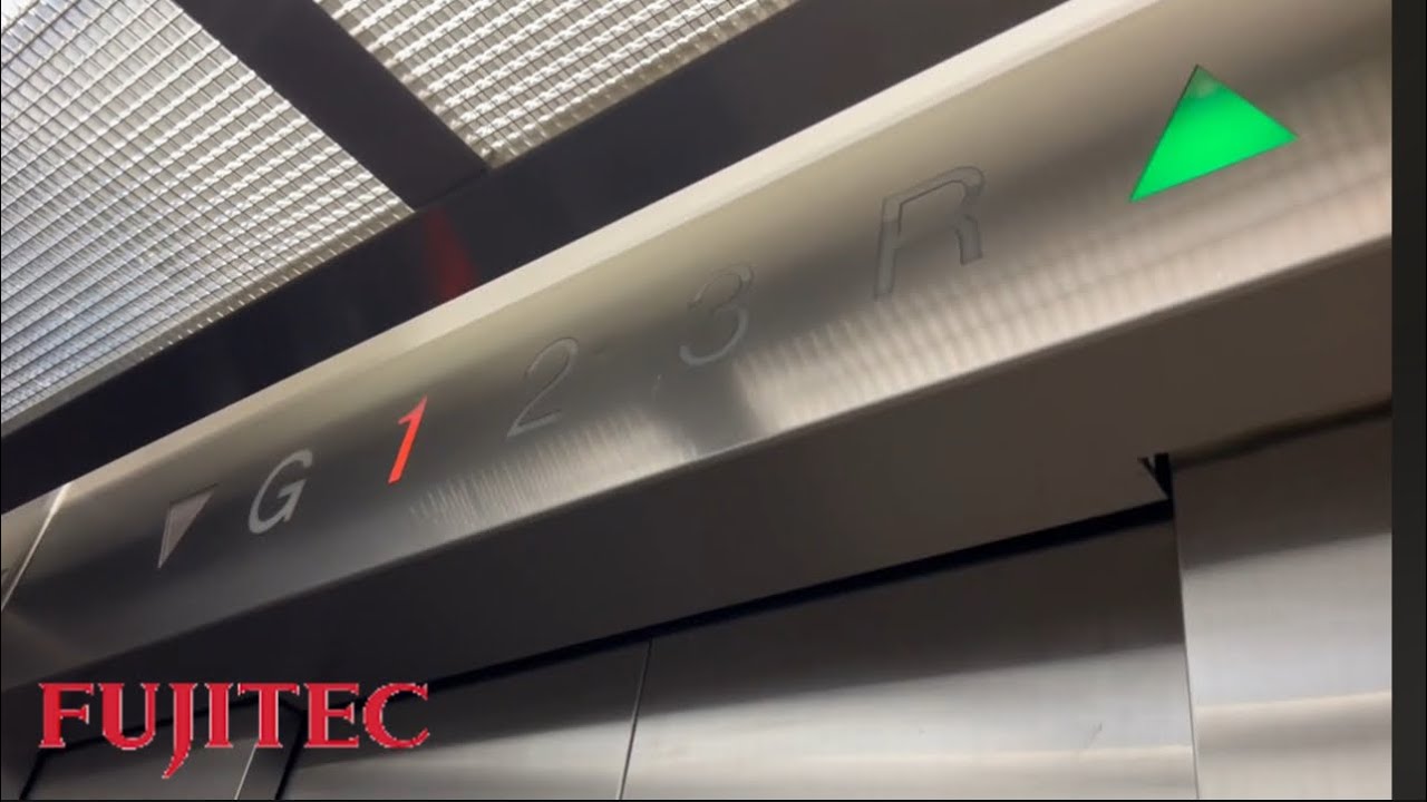 2 Fujitec elevators at AEON Station 18 Ipoh | Lift 1 & 2 | video from 18/9/2025