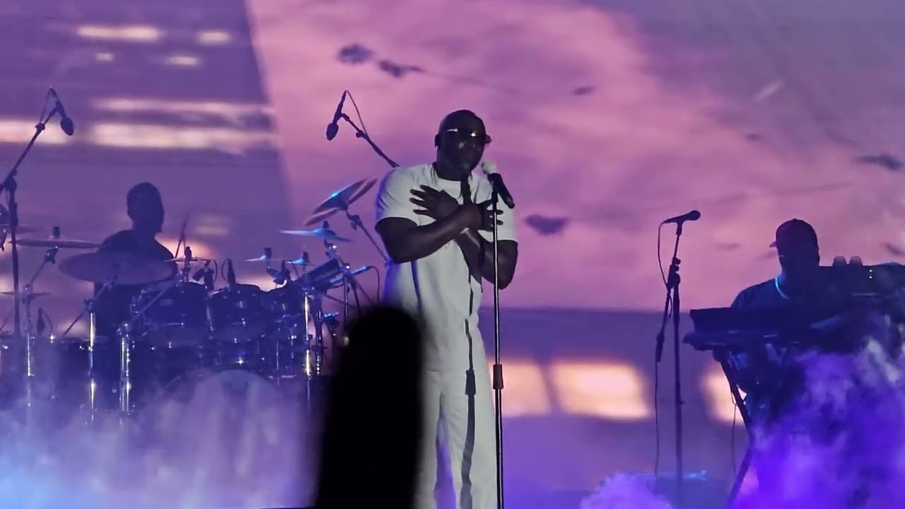 Akon Live 2025 | Lonely Live Performance | Mumbai Concert Moments | Music