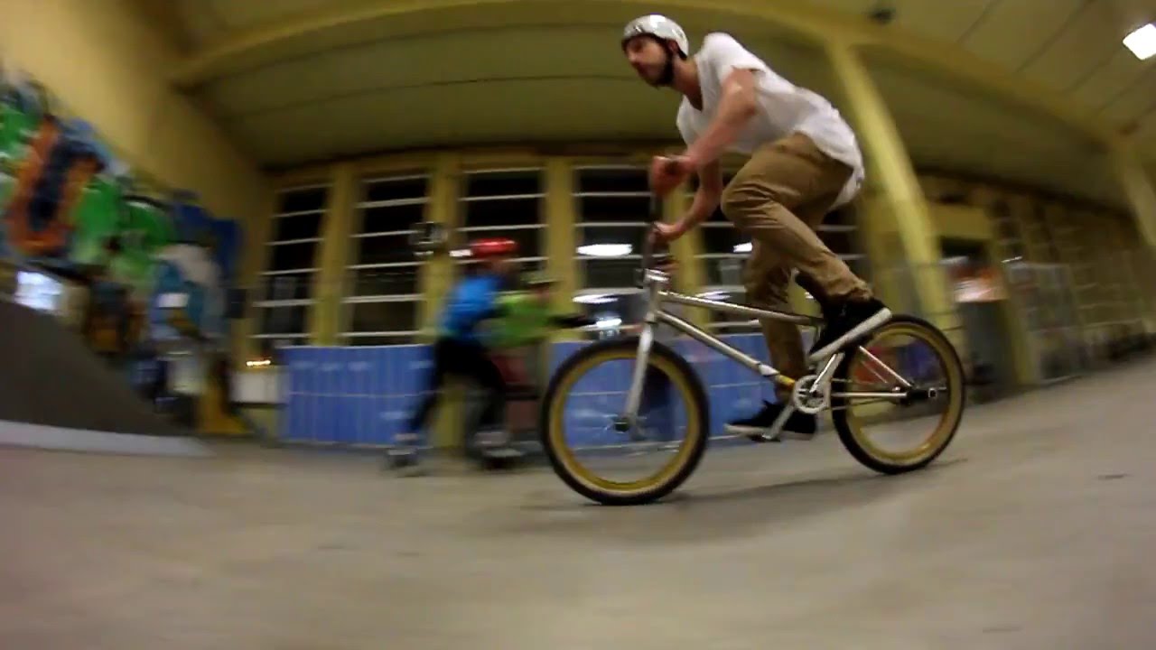 Patryk Maniek Mainka - Zajezdnia (BMX)