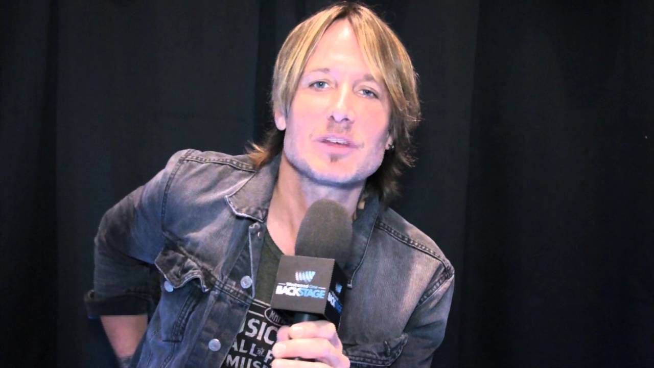 Keith Urban's 'Selfie Interview' at ACM Awards 2016