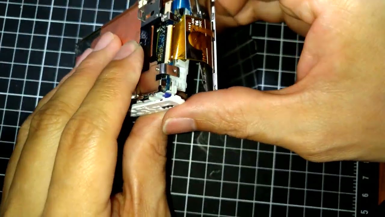 【CC】如何更換索尼DSC-WX100相機螢幕與記憶電池 (How to Replace Sony DSC-WX100 Camera Screen and Memory Battery)