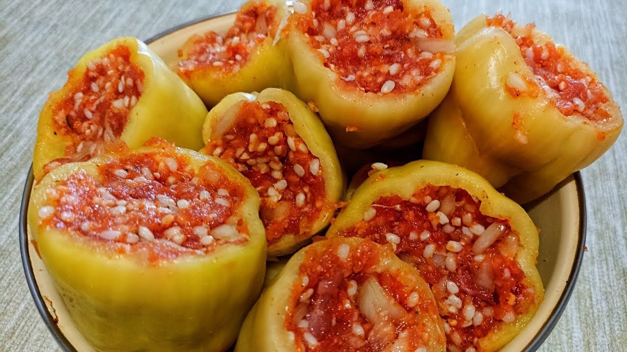 Punjene paprike za koje svi traže porciju više, brzi i najukusniji recept