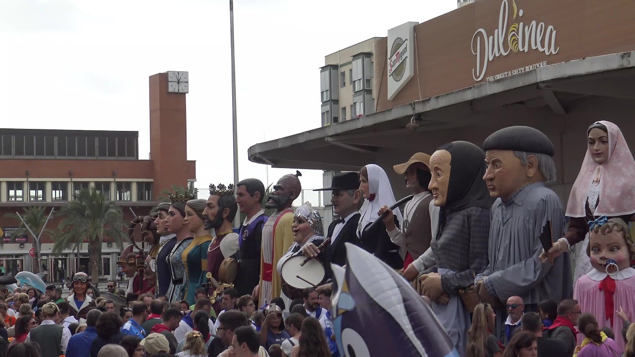 Pasacalles del IX Encuentro de Gigantes y Cabezudos de Torrejón de Ardoz
