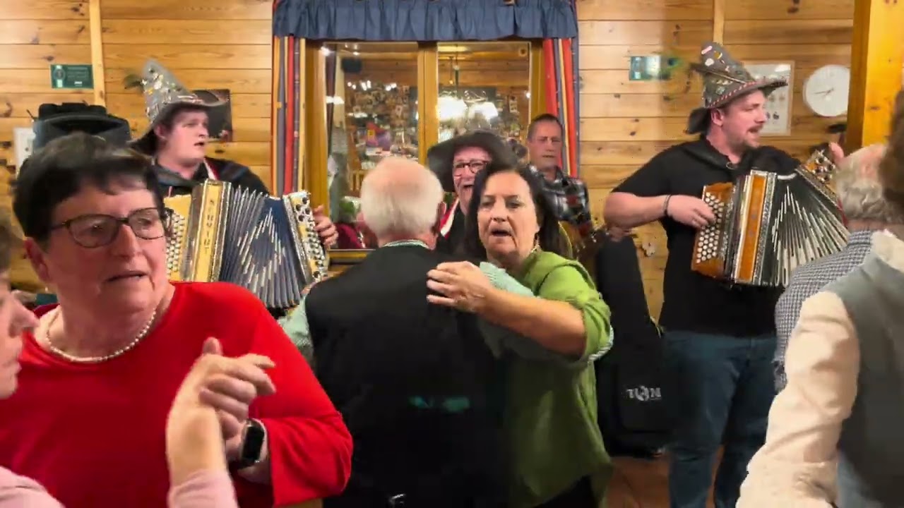 Sänger  u.  Musikantenstammtisch  beim  BS  Friedl  —  13.2.2026  —  Handymitschnitt.