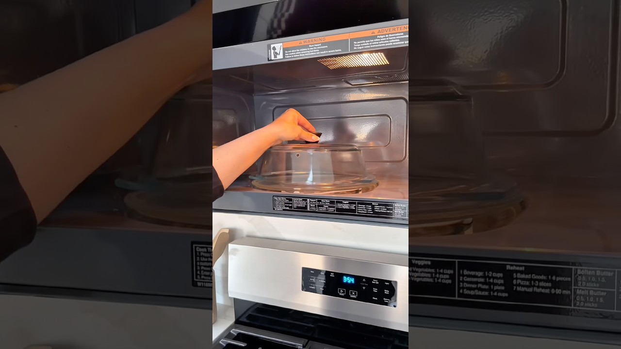 Se sei stanco di pulire il microonde... lo stesso 👀 #amazonhome #kitchengadgets #mealpreptips