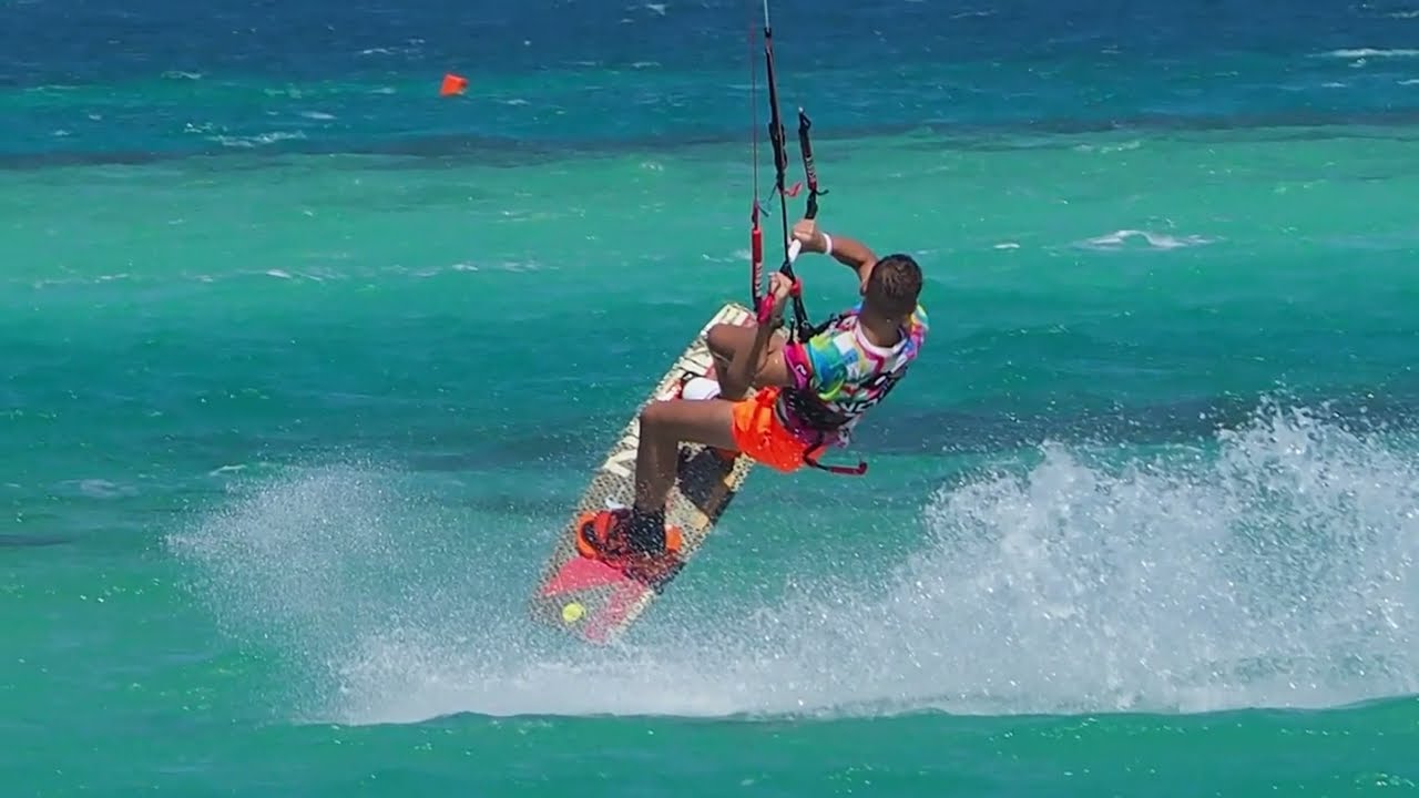 Egipt, Hurgada 2022. Kite story at Kite-Active Academy in Hawaii Caesar Palace Hotel & Aqua Park.