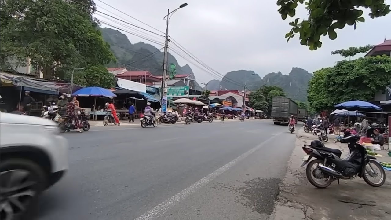 Sau 30 Năm ! Đồng Bành Một Thị Trấn Nhỏ Miền Núi Giờ Thay Đổi Ra Sao !