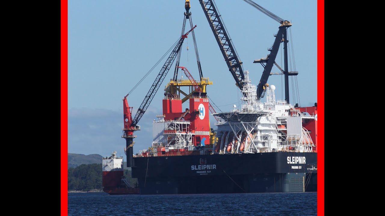 Heerema Sleipnir lifts HKZ jacket (Bravo) / Stavanger