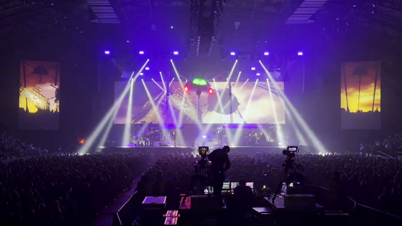 Jeff Wayne - Forever Autumn & Thunder Child (Live At Newcastle Utilita Arena 2025)