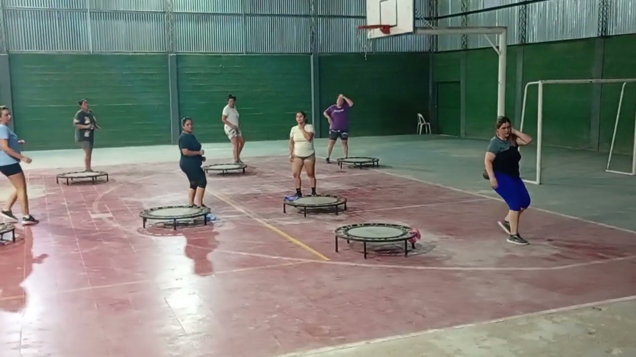 Le acompaño a mi tía 😼