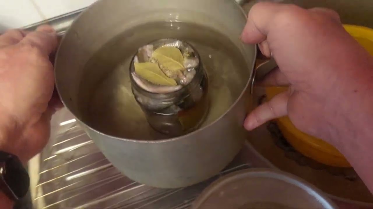 Консервы из уклейки.