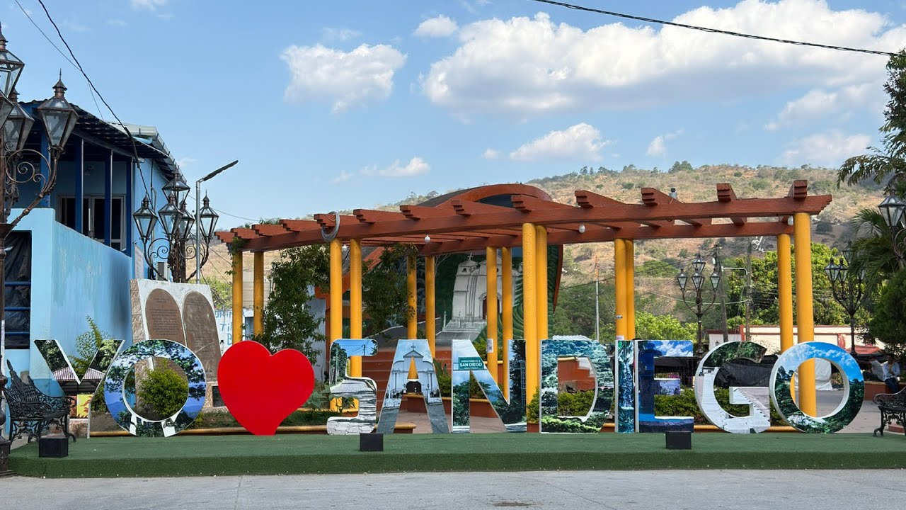 Estamos en San Diego zacapa mira que bonito está ahora