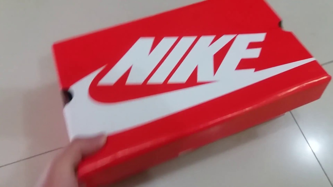 Unboxing 2017 Nike Shox R4 Black Color