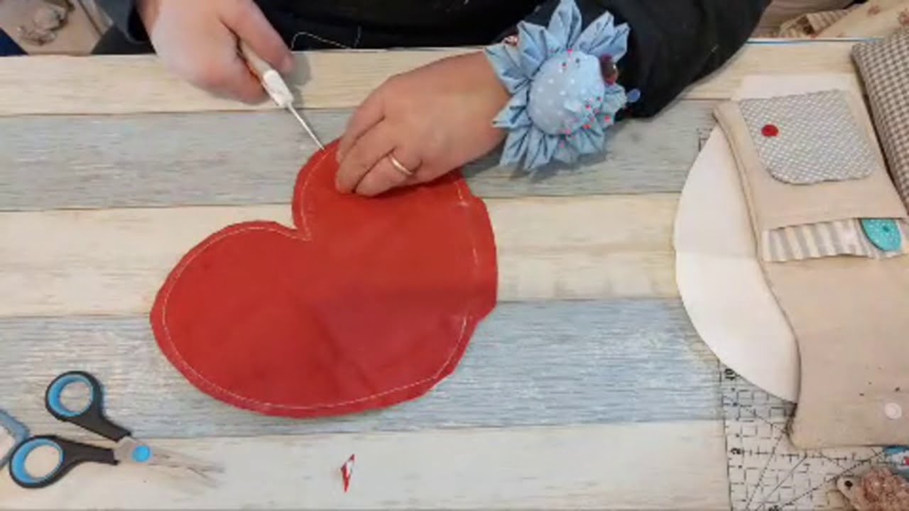 TOVAGLIETTA CUORI INNAMORATI 2 MISURE CARTAMODELLO GRATUITO #SAN VALENTINO  #ELICREA DIRETTA 23.1.21