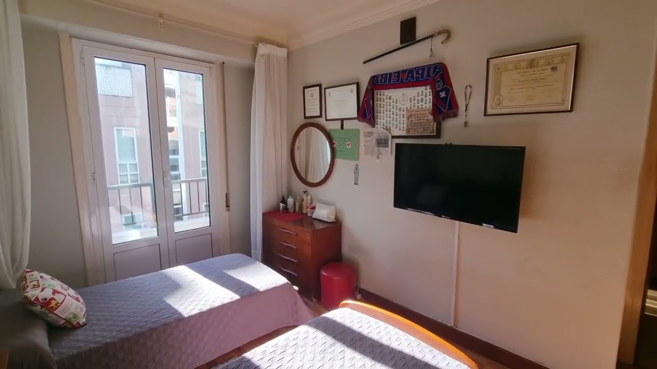 Ref. 2965 Piso de grandes dimensiones con ascensor en Arragueta. 230.000 €